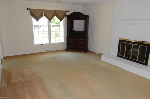 410 Traceway Rd, High Point, NC 27265 photo 3