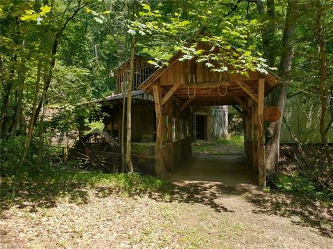 288 E Collins Ln, Dobson, NC 27017 photo 7