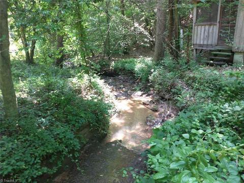 288 E Collins Ln, Dobson, NC 27017 photo 4