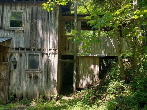 288 E Collins Ln, Dobson, NC 27017 photo 11