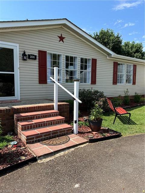 206 Ryan St, Dobson, NC 27017 photo 33