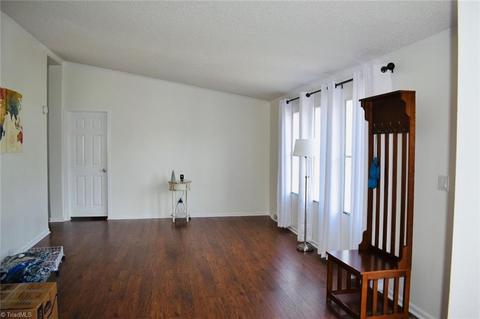 206 Ryan St, Dobson, NC 27017 photo 9