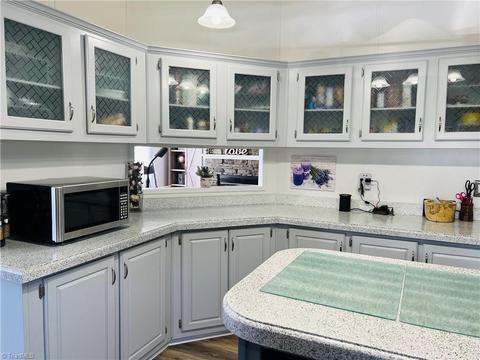 206 Ryan St, Dobson, NC 27017 photo 8