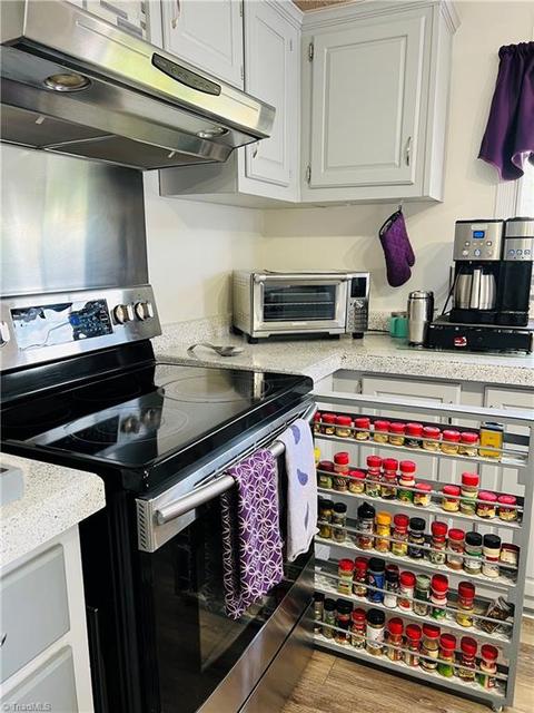 206 Ryan St, Dobson, NC 27017 photo 5