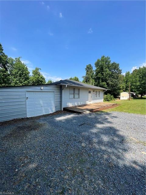 5895 Covered Bridge Rd, Trinity, NC 27370 photo 1
