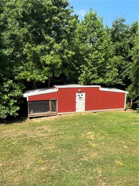 5895 Covered Bridge Rd, Trinity, NC 27370 photo 8