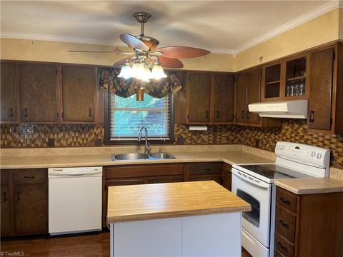 508 Oakview Rd, High Point, NC 27265 photo 4
