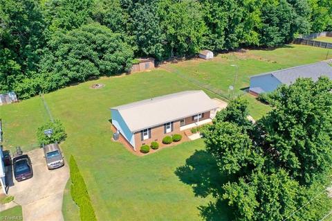 4007 Cresent Ave, Trinity, NC 27370 photo 8