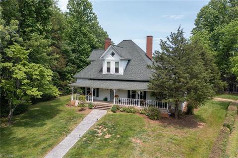 10234 Traphill Rd, Traphill, NC 28685 photo 1