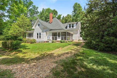 10234 Traphill Rd, Traphill, NC 28685 photo 3