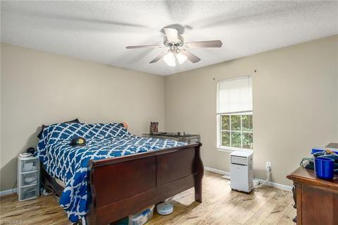 1 Candlestick Dr, Thomasville, NC 27360 photo 8