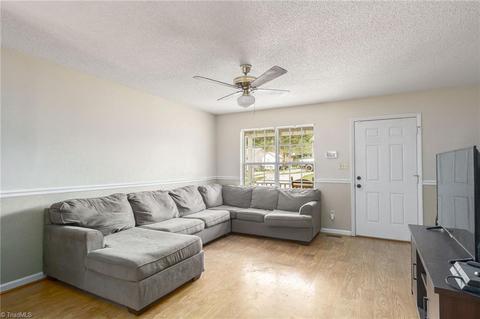 1 Candlestick Dr, Thomasville, NC 27360 photo 3