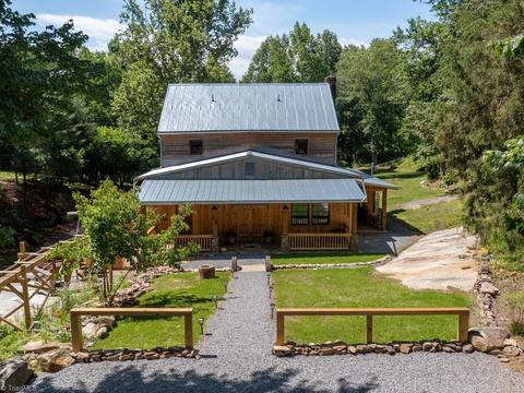 452 Traphill Mill Rd, Traphill, NC 28685 photo 4