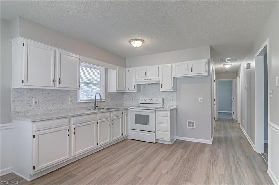  1633 Owens St, Greensboro, NC 27405 photo 6