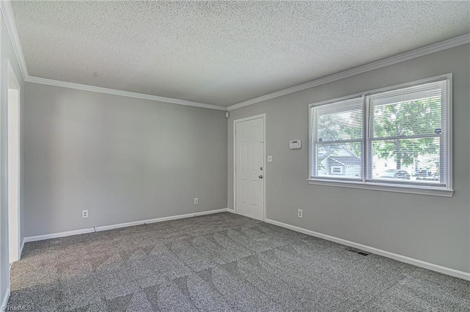  1633 Owens St, Greensboro, NC 27405 photo 3