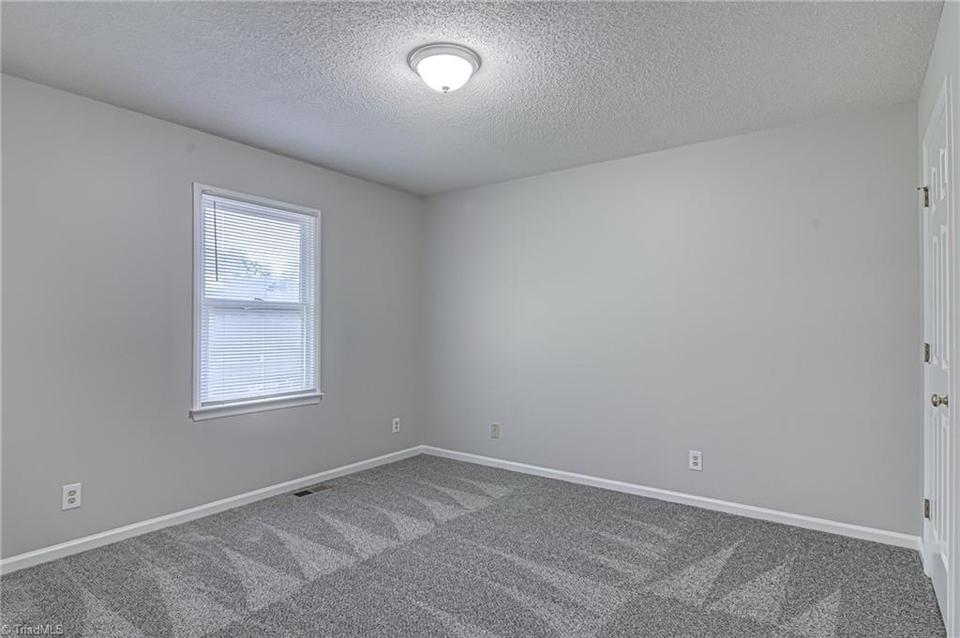  1633 Owens St, Greensboro, NC 27405 photo 7