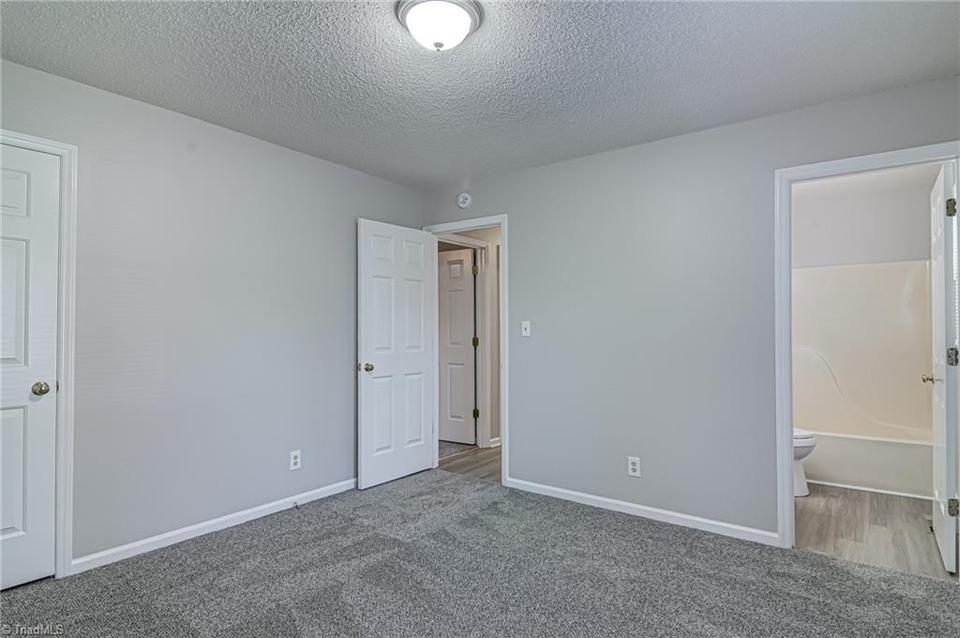  1633 Owens St, Greensboro, NC 27405 photo 8