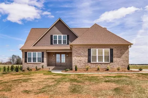 8429 Peony Dr, Stokesdale, NC 27357