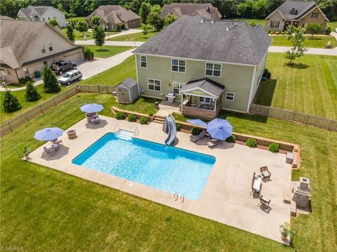 7050 English Pride Dr, Trinity, NC 27370 photo 2