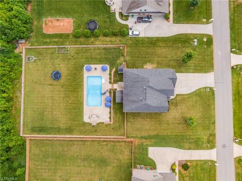 7050 English Pride Dr, Trinity, NC 27370 photo 4