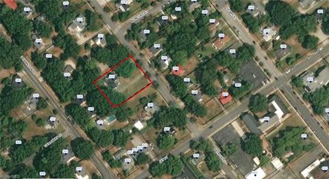 535 Patrick St, Eden, NC 27288 photo 4