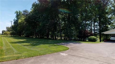 641 Cody Trl, Dobson, NC 27017 photo 5