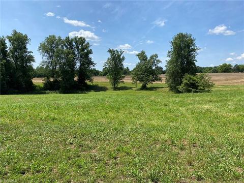 641 Cody Trl, Dobson, NC 27017 photo 12