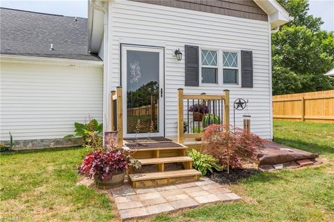 231 E Main St, Boonville, NC 27011 photo 10