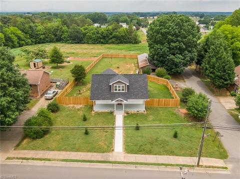 231 E Main St, Boonville, NC 27011 photo 5
