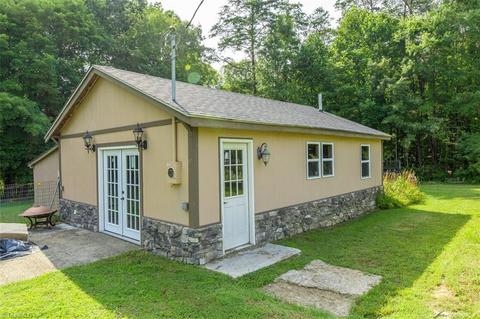 361 Eagle Falls Rd, Madison, NC 27025 photo 35