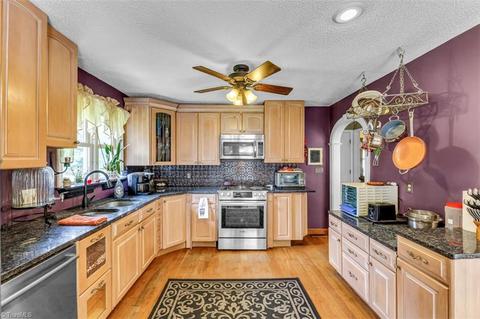 361 Eagle Falls Rd, Madison, NC 27025 photo 14