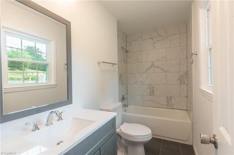 598 E Pine St, Mount Airy, NC 27030 photo 21