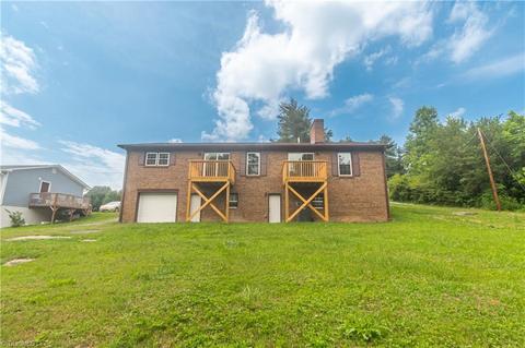 598 E Pine St, Mount Airy, NC 27030 photo 26