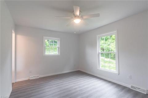 598 E Pine St, Mount Airy, NC 27030 photo 7