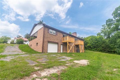 598 E Pine St, Mount Airy, NC 27030 photo 25
