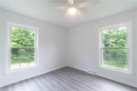 598 E Pine St, Mount Airy, NC 27030 photo 6