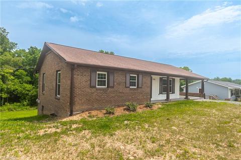 598 E Pine St, Mount Airy, NC 27030 photo 22