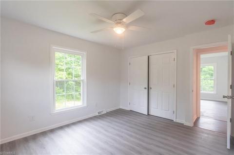 598 E Pine St, Mount Airy, NC 27030 photo 8