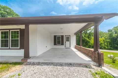 598 E Pine St, Mount Airy, NC 27030 photo 24