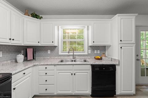 2891 Hunt Ridge Ct, Trinity, NC 27370 photo 7