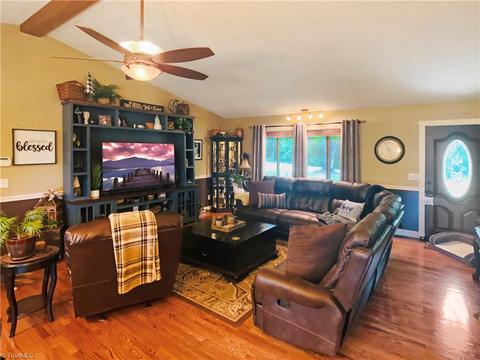 162 Brewer Mill Rd, Traphill, NC 28685 photo 8