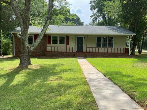 709 Rosecrest Dr, High Point, NC 27260 photo 1