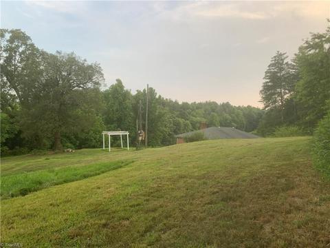 9492 Boone Trl, Purlear, NC 28665 photo 37