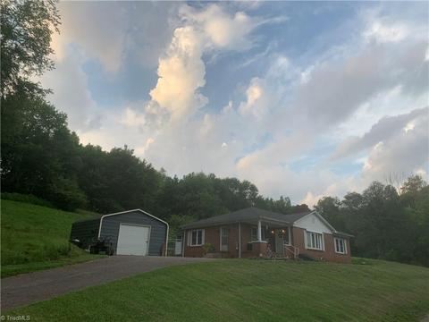 9492 Boone Trl, Purlear, NC 28665 photo 5