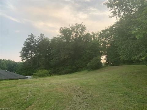 9492 Boone Trl, Purlear, NC 28665 photo 34