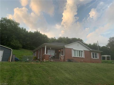 9492 Boone Trl, Purlear, NC 28665 photo 1