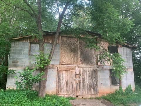 9492 Boone Trl, Purlear, NC 28665 photo 31