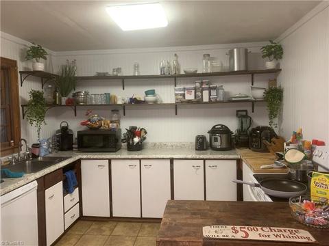 9492 Boone Trl, Purlear, NC 28665 photo 9