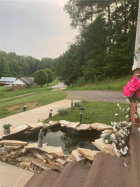 9492 Boone Trl, Purlear, NC 28665 photo 4