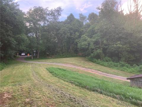 9492 Boone Trl, Purlear, NC 28665 photo 36